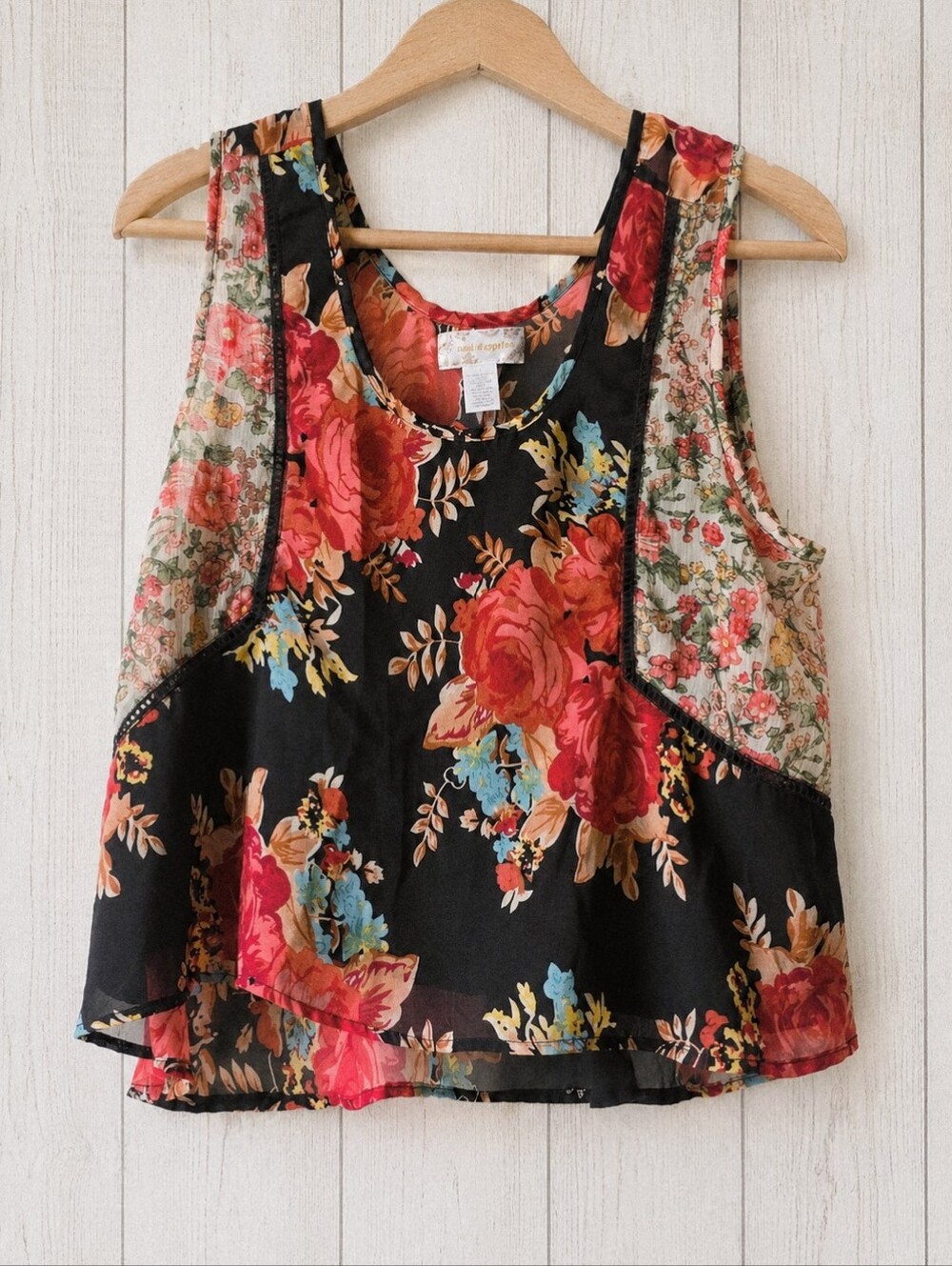 Band of Gypsies Floral Sleeveless Blouse - Black and Red Size L